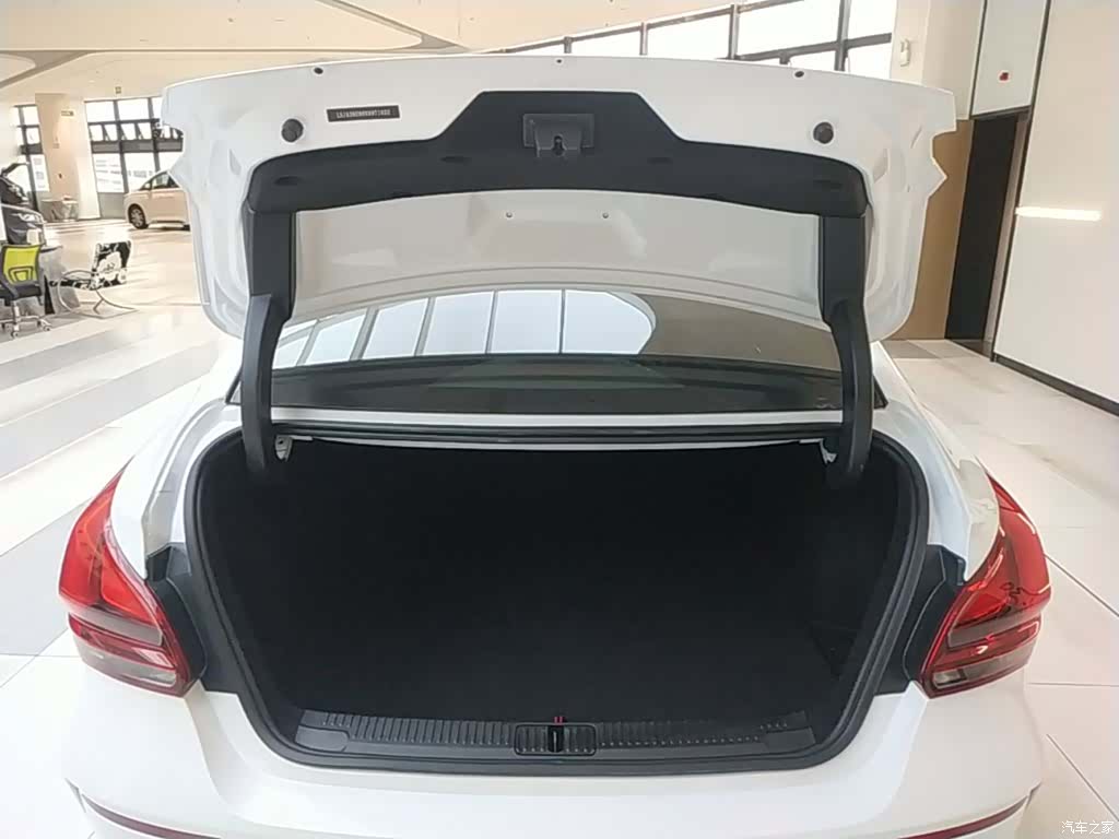 MG MG5, 2022 19