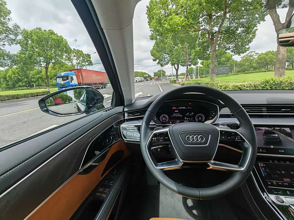 Audi A8