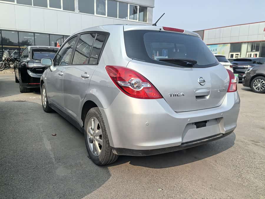 Nissan Tiida 2008, фото 4