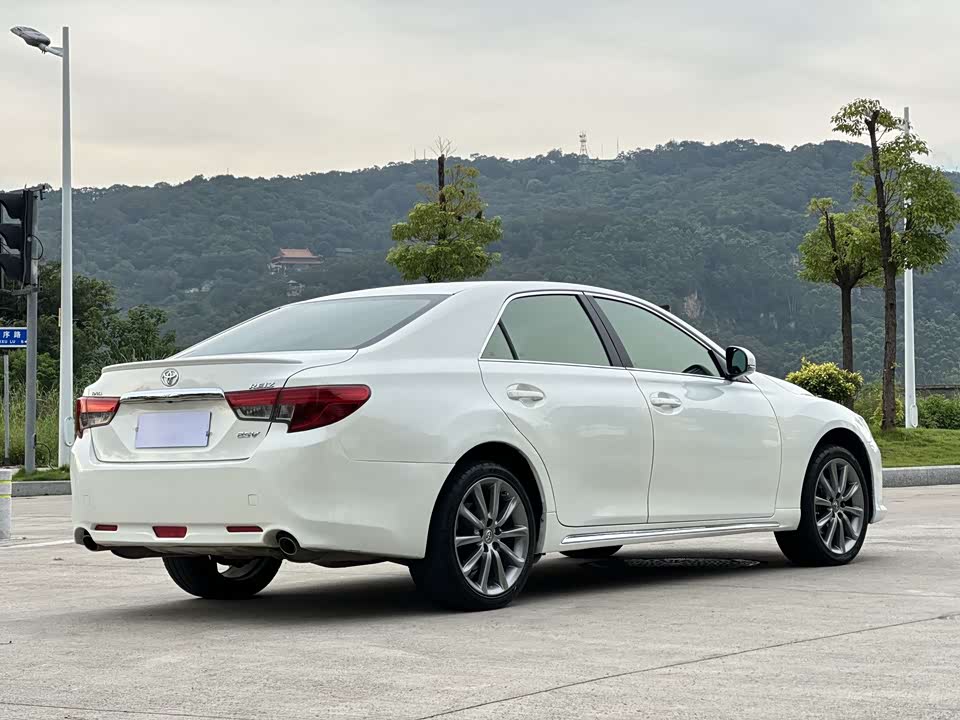 Toyota Reiz Toyota Reiz