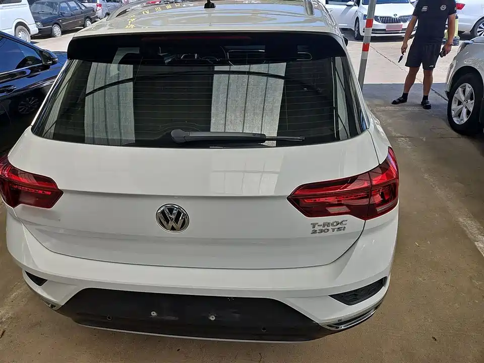 Volkswagen T-ROC exploring Songs