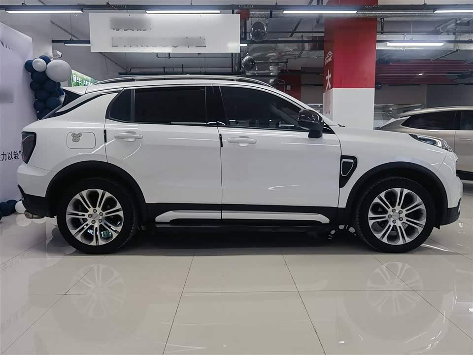 Lynk & Co 01