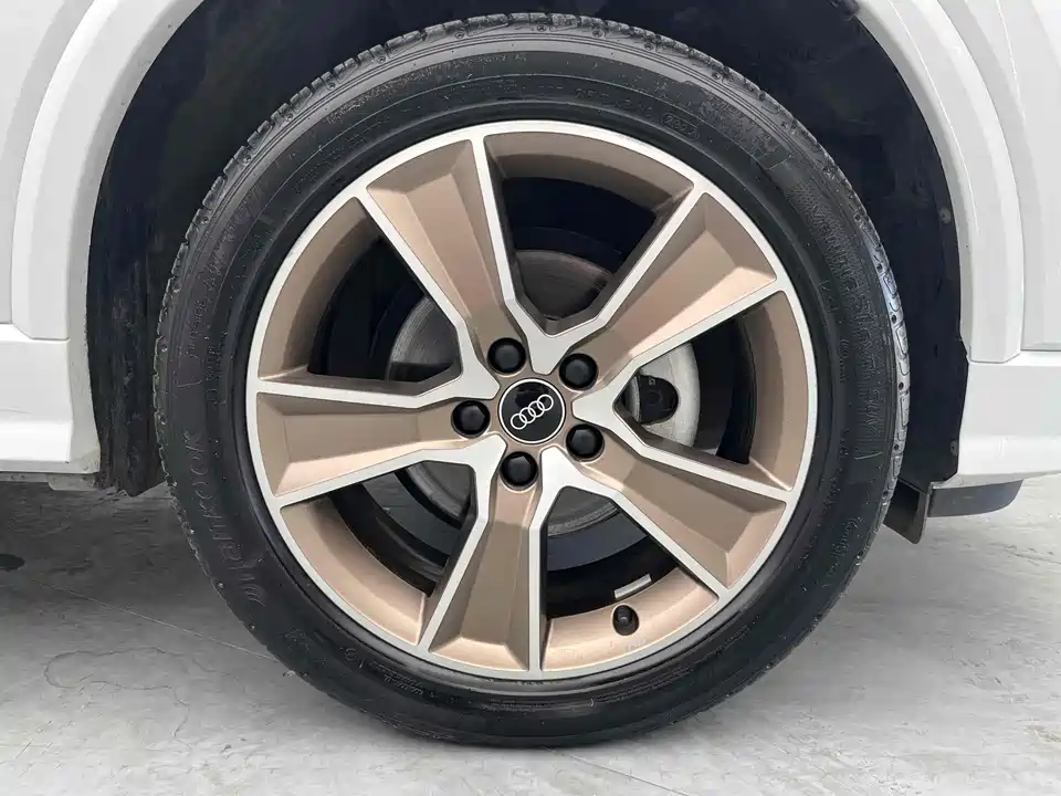 Audi Q2L Audi Q2L