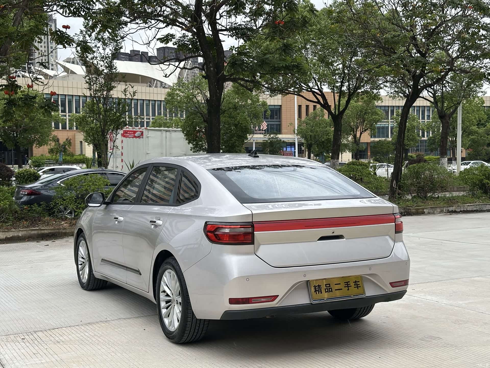 Wuling RC-5, 2021 9
