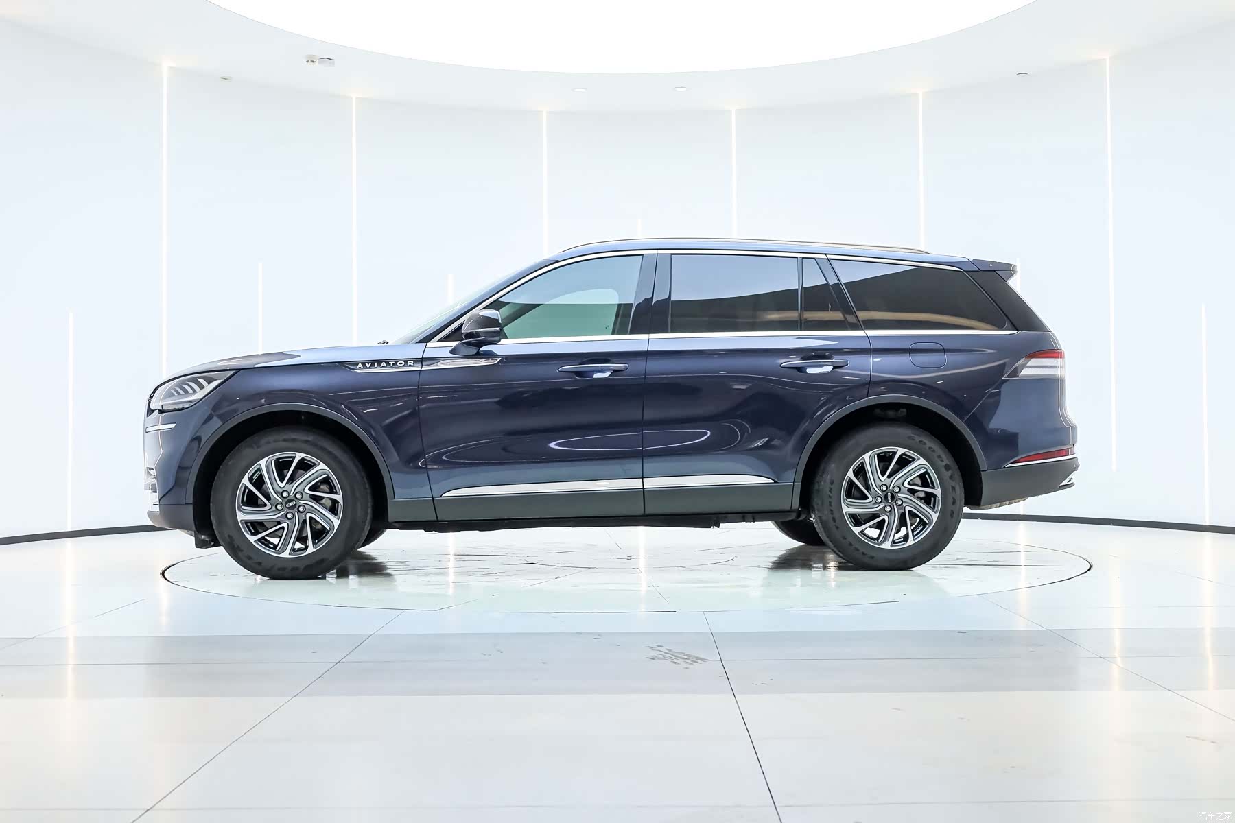 Lincoln Aviator, 2024 6