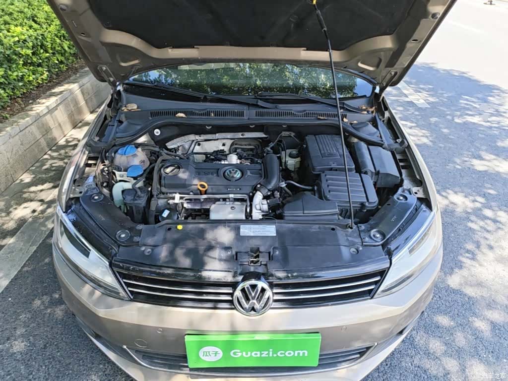 Volkswagen Sagitar, 2015 20