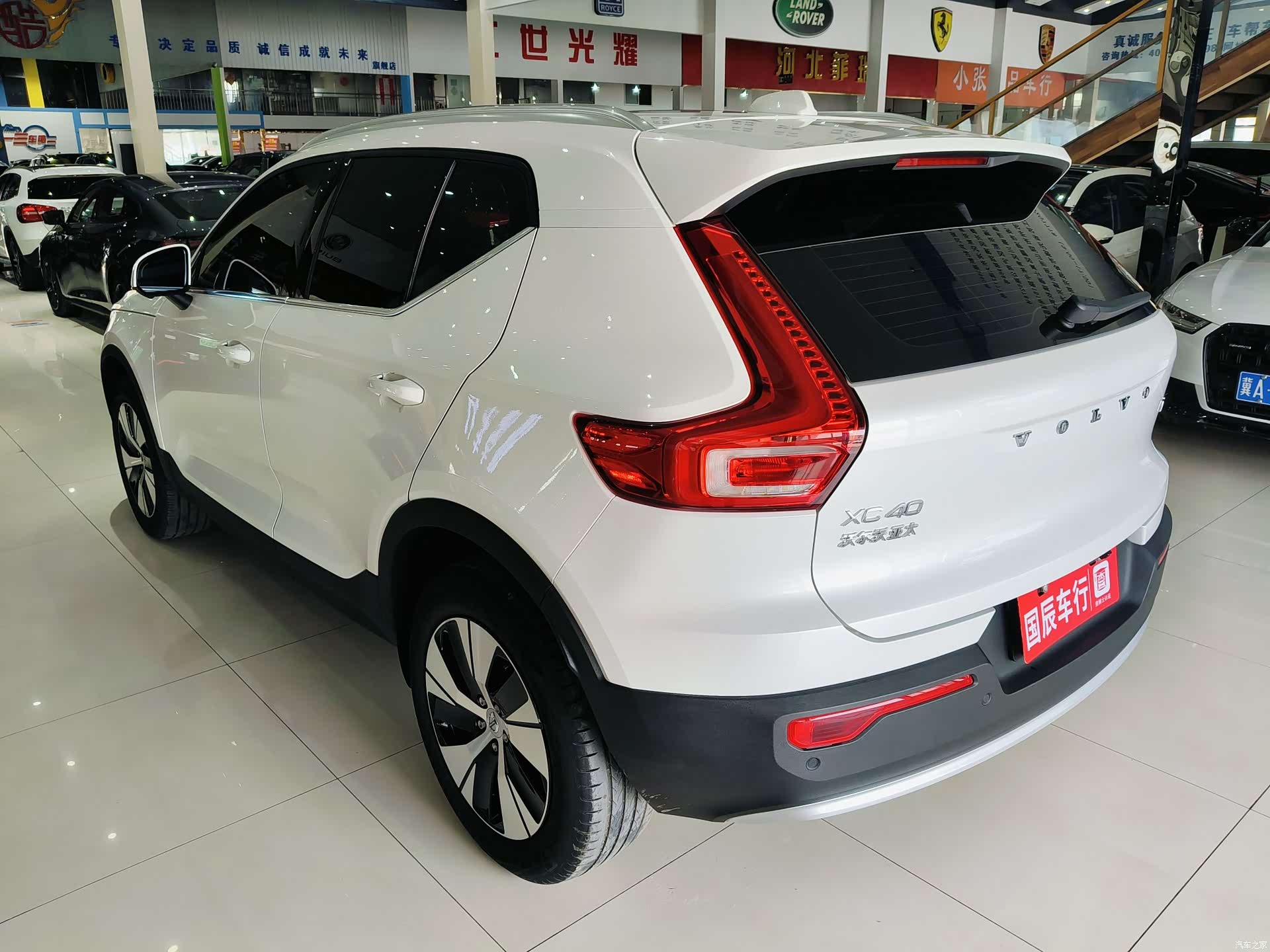 Volvo XC40, 2023 все фото