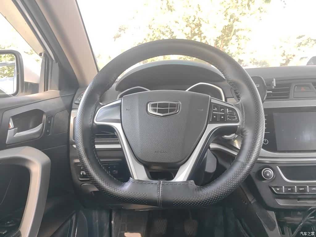 Geely Emgrand, 2018 3