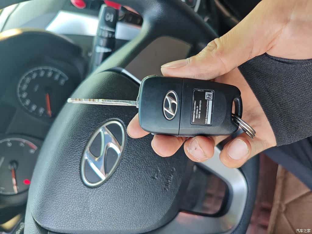 Hyundai GLS, 2015 12