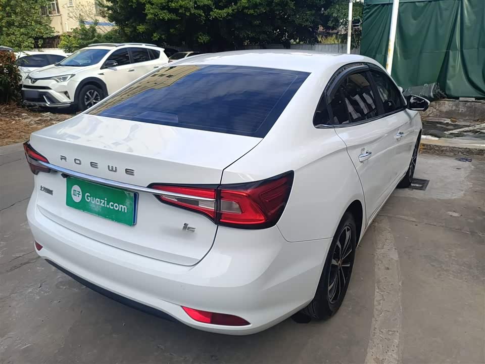 Roewe i5