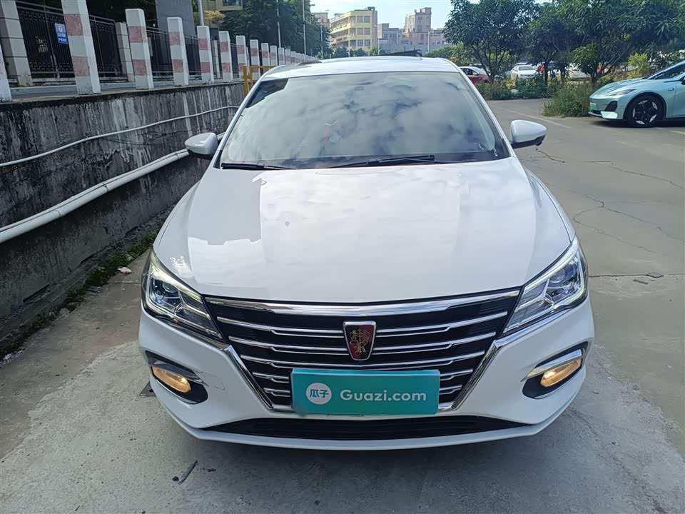 Roewe i5