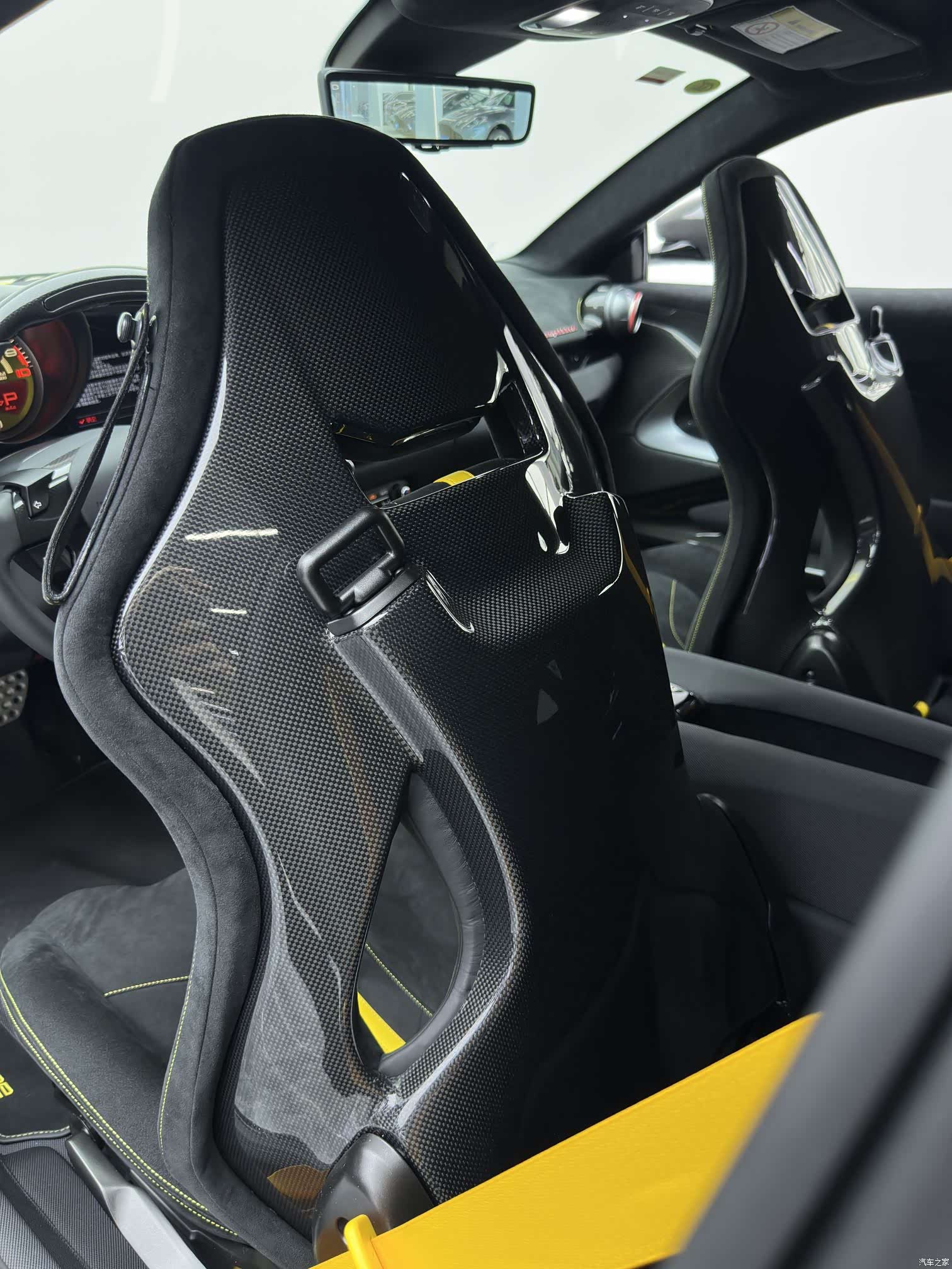 Ferrari 812, 2023 21