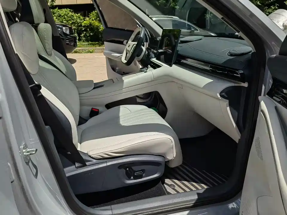 Geely Galaxy Galaxy E5