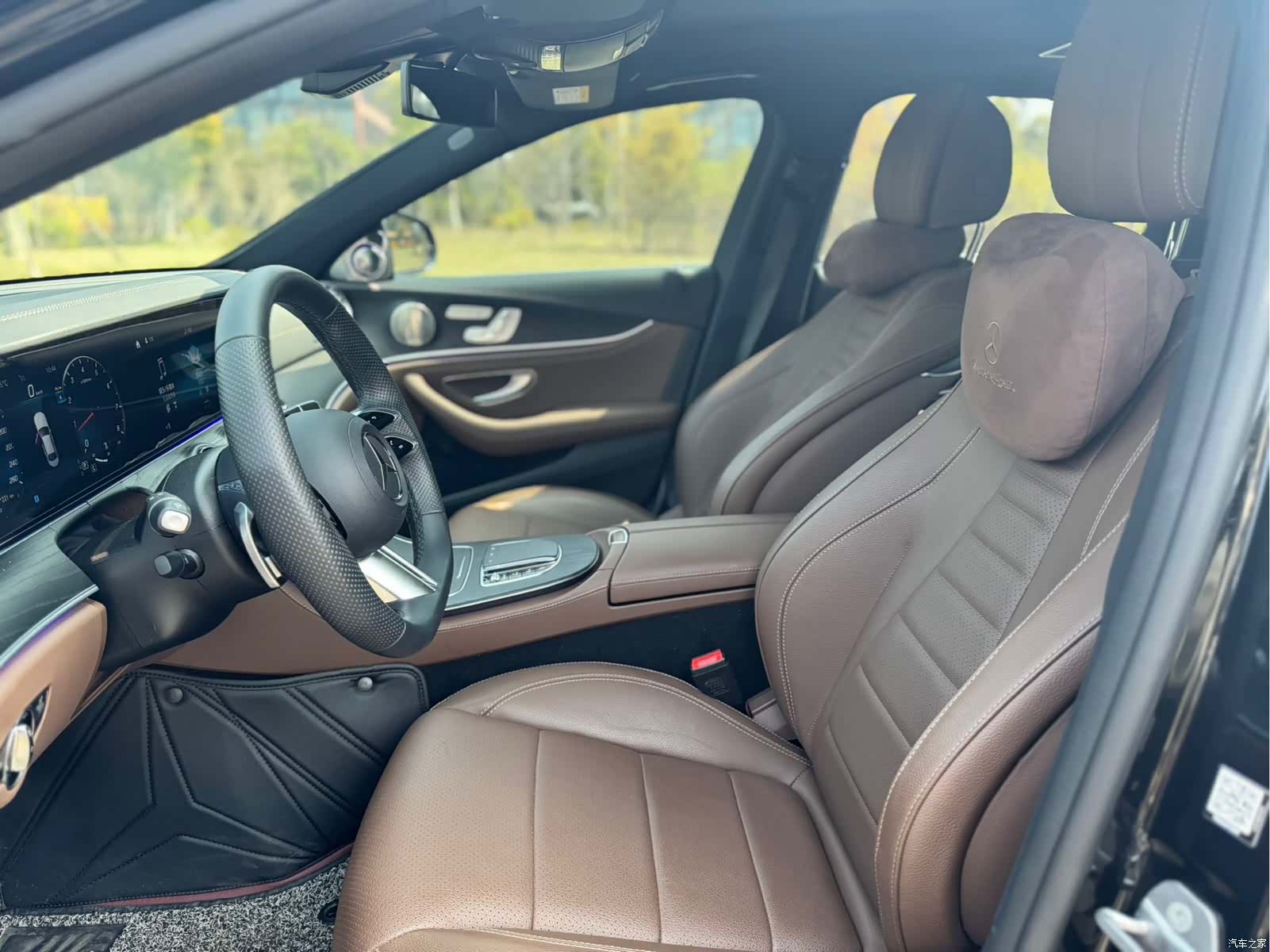 Mercedes-Benz E-Class, 2023 11