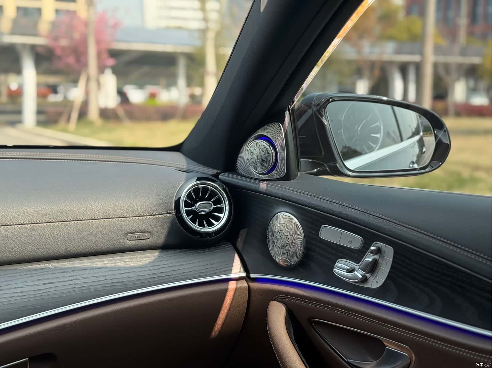 Mercedes-Benz E-Class, 2023 22