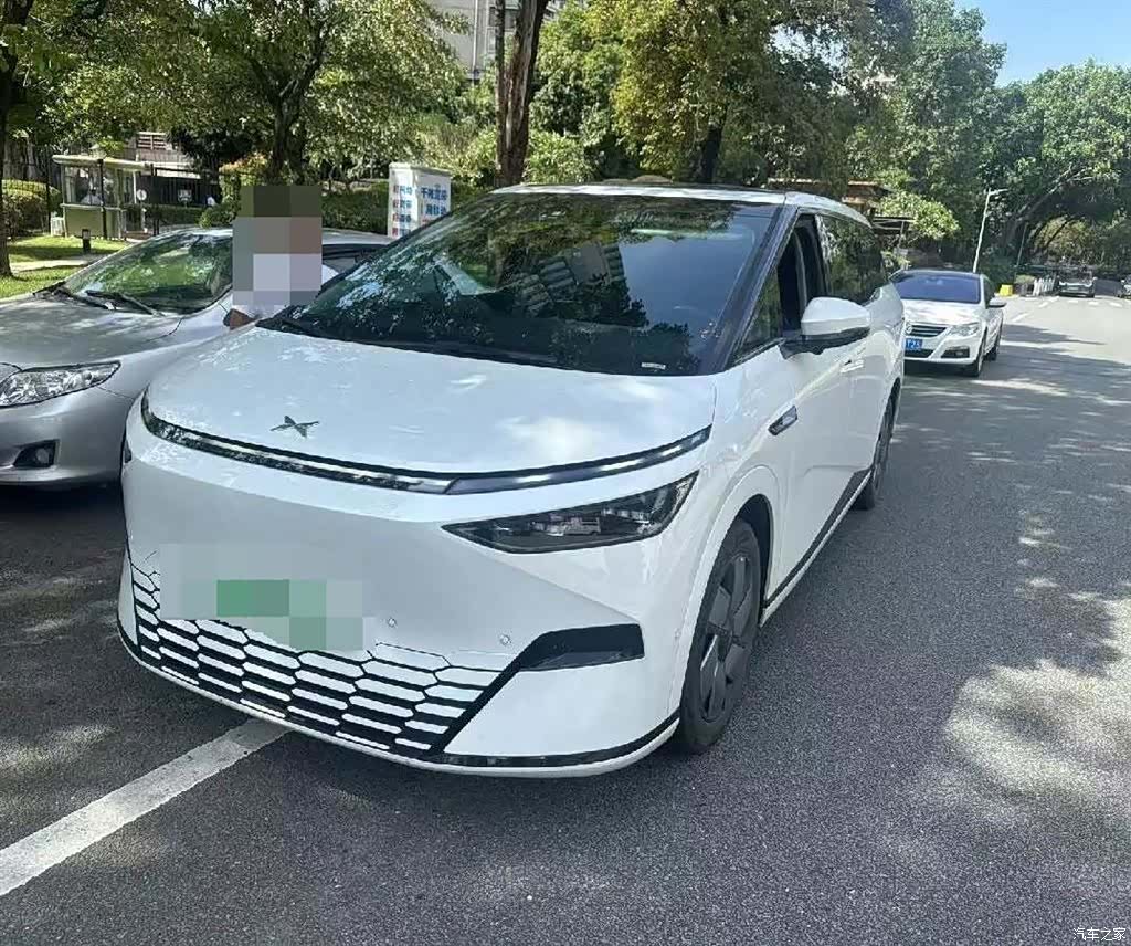 Xpeng X9, 2024 1