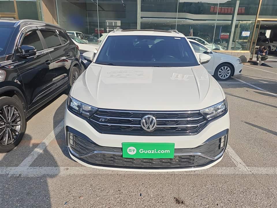 Volkswagen T-ROC exploring Songs