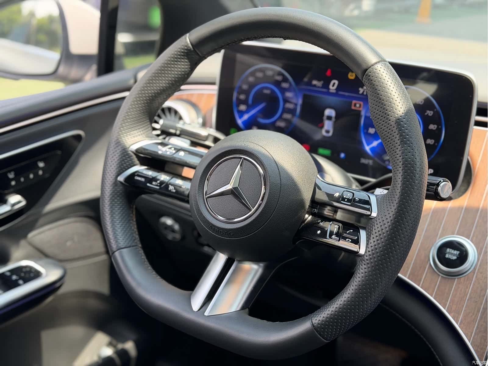 Mercedes-Benz EQE, 2023 9