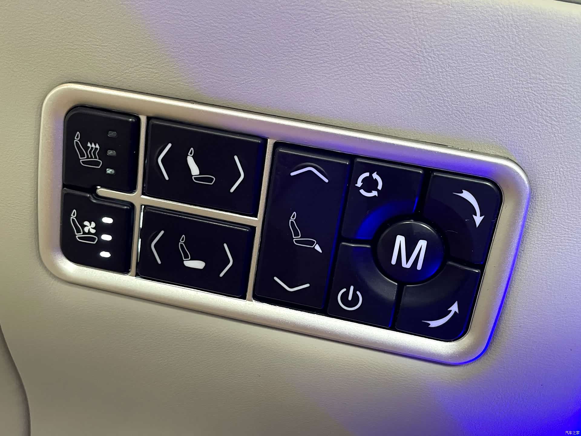 Toyota Granvia, 2025 21