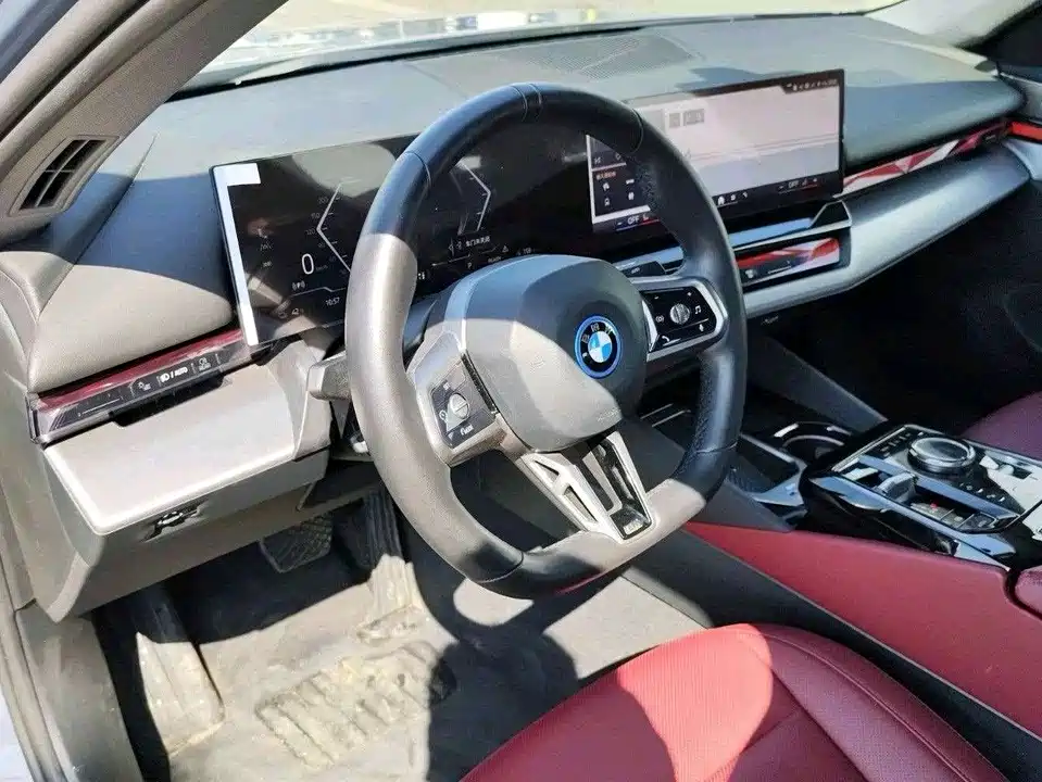 BMW i5
