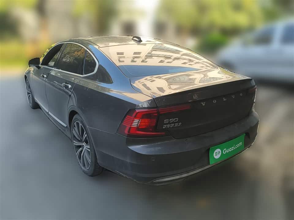 Volvo S90