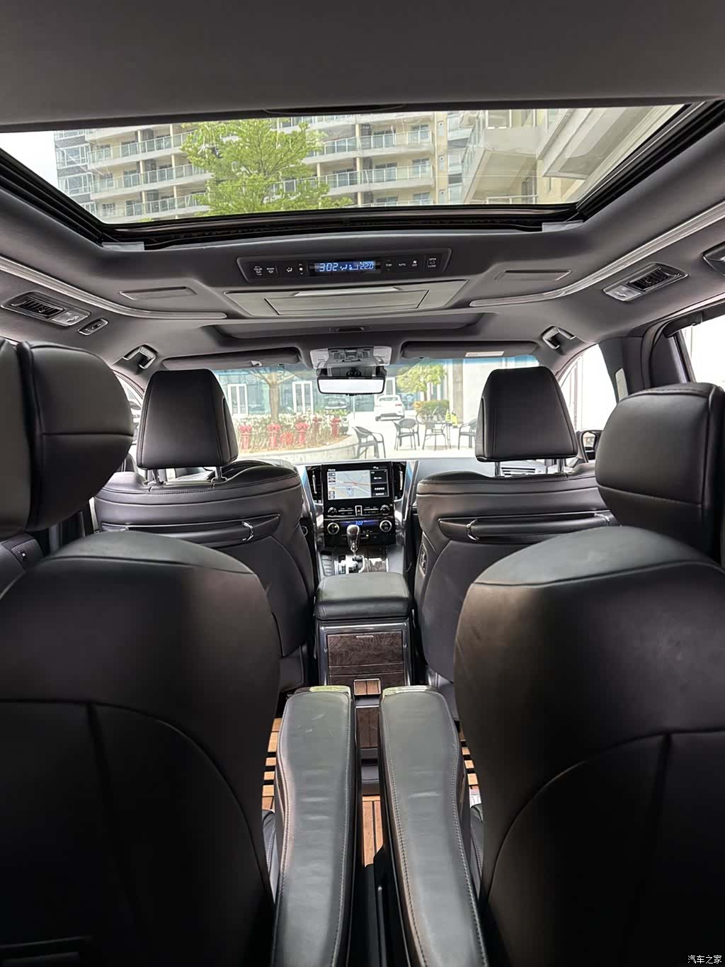 Toyota Vellfire, 2021 13
