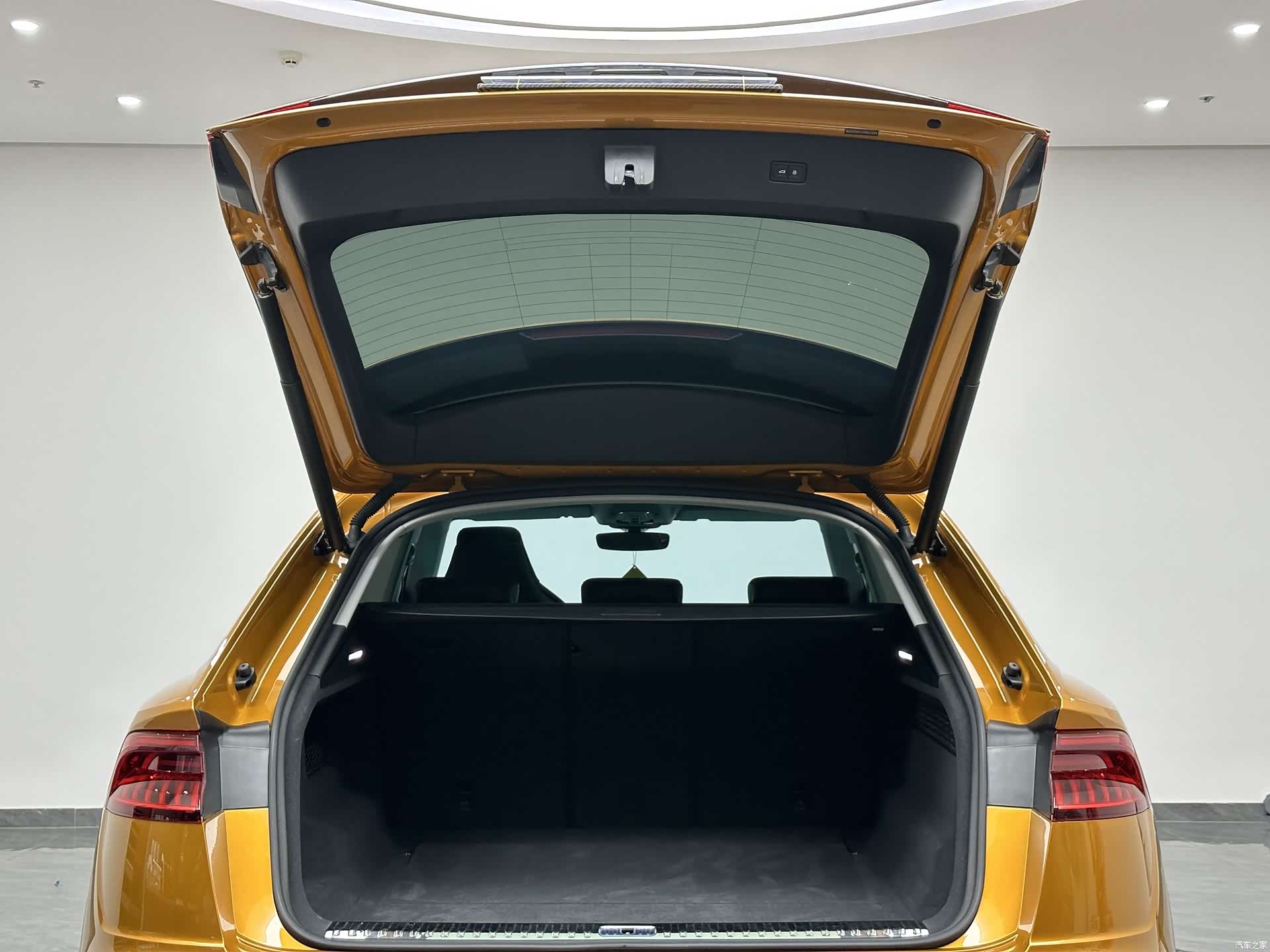 Audi Q8, 2025 25