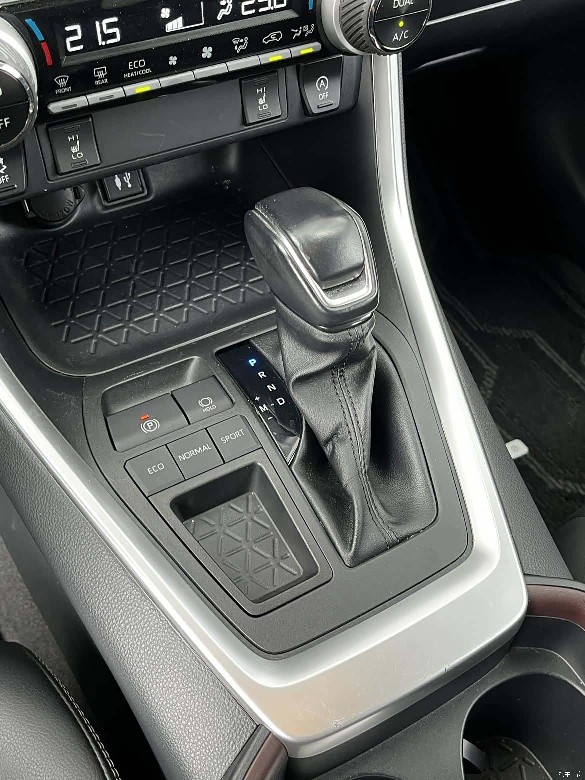 Toyota RAV4, 2022 19