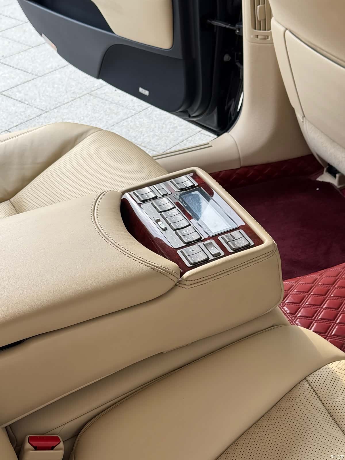 Lexus LS, 2012 32