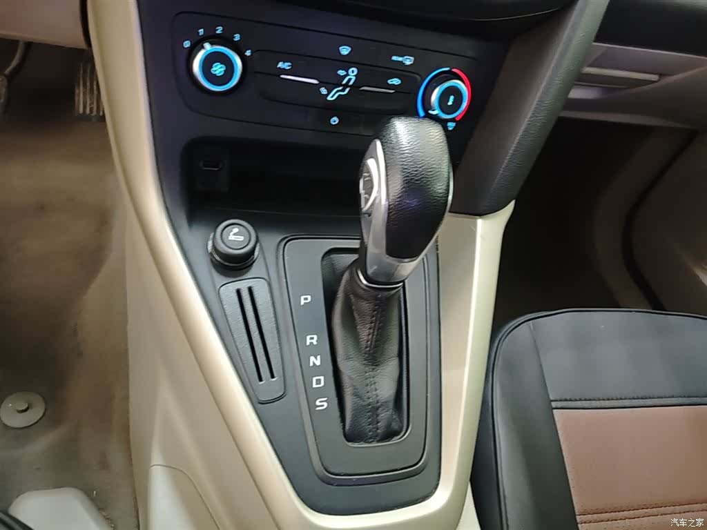 Ford Focus, 2015 14