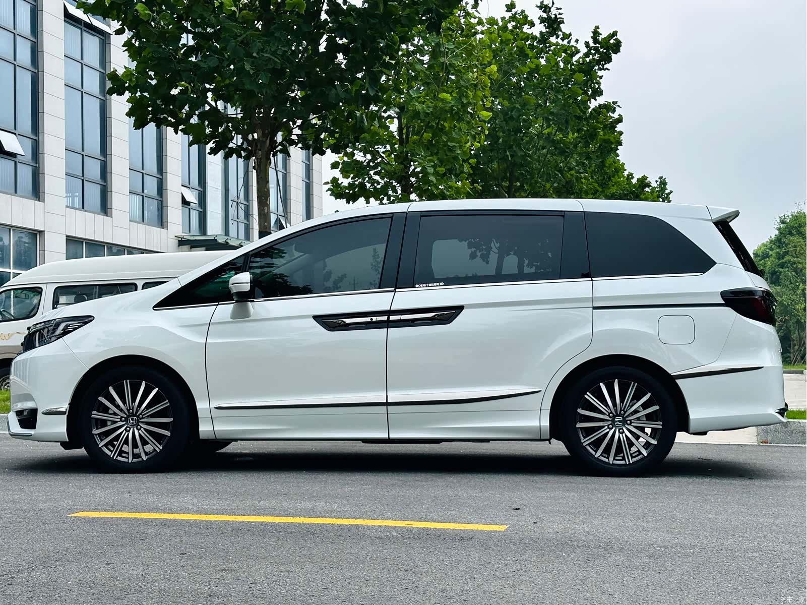 Honda Elysion, 2023 7