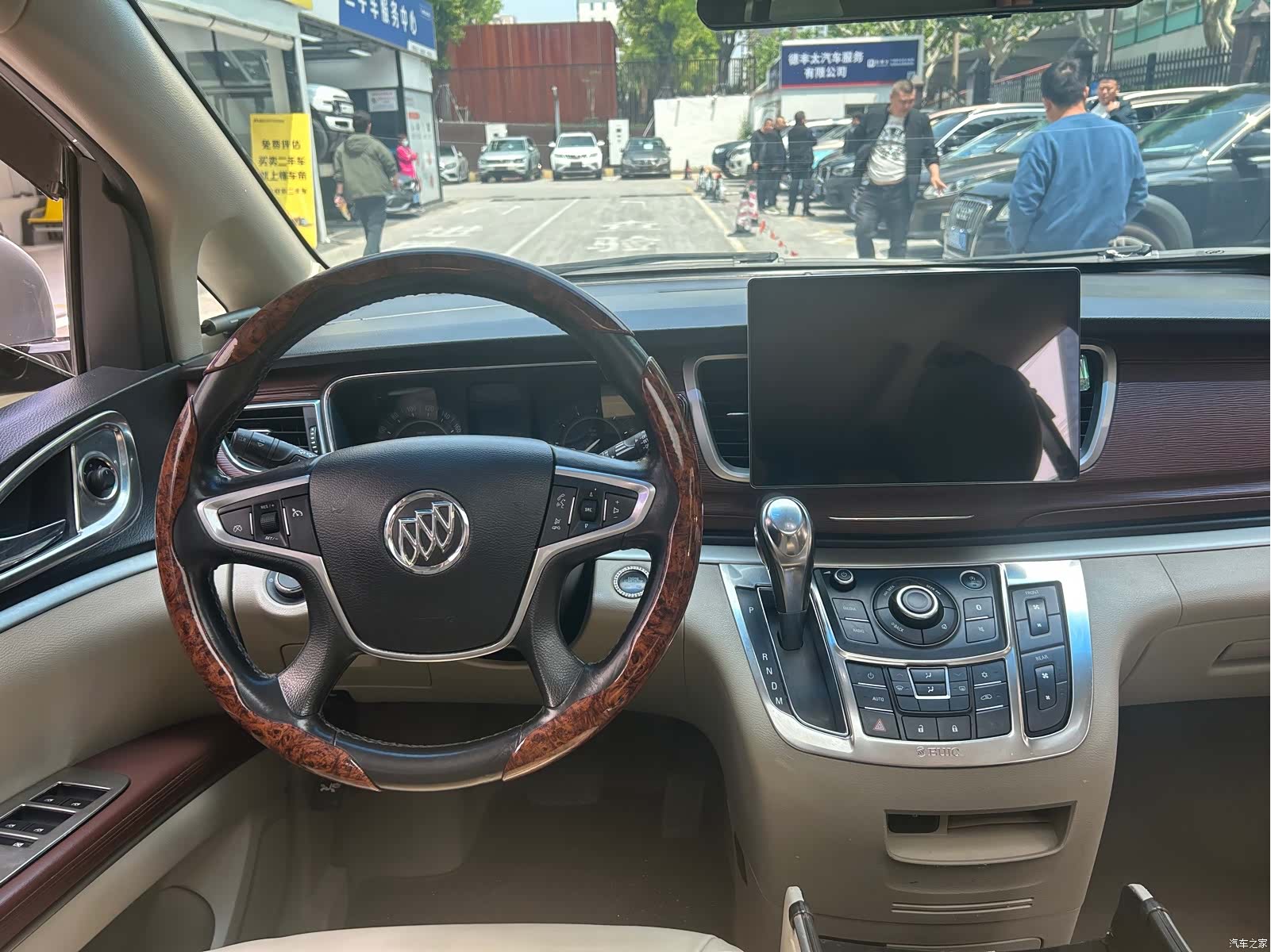 Buick GL8, 2018 9