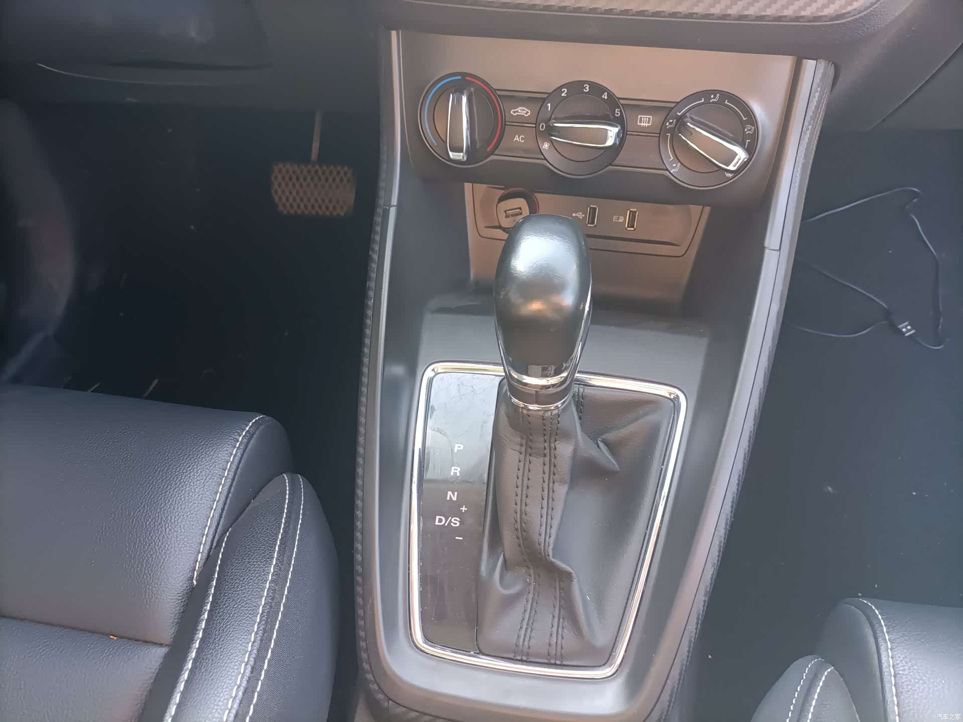 MG ZS, 2019 8