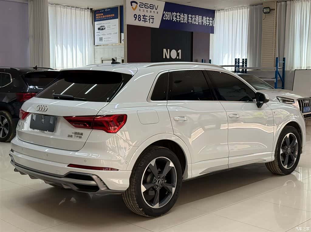 Audi Q3, 2023 4