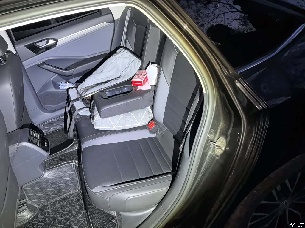 Volkswagen Sagitar, 2021 15