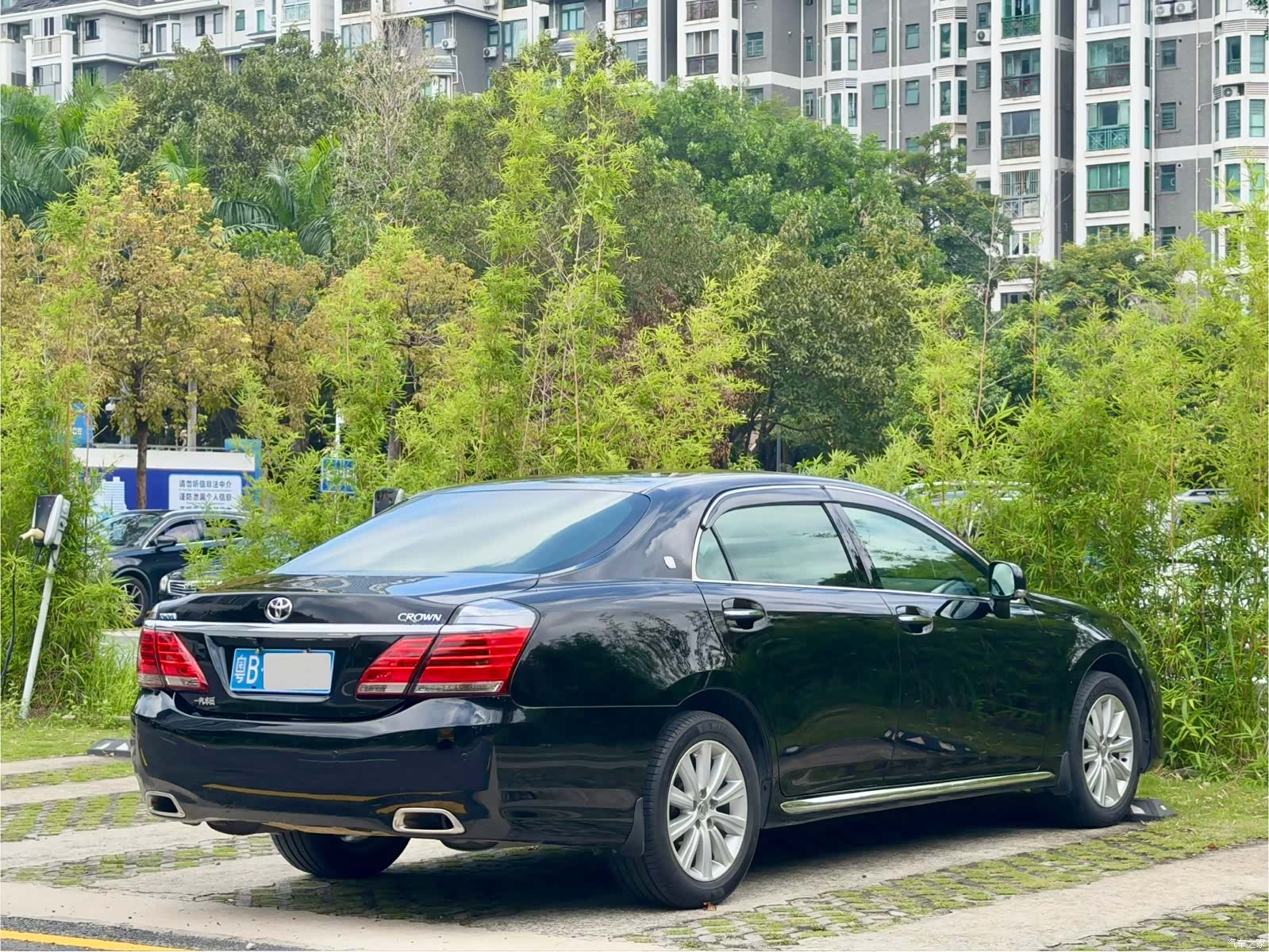 Toyota Crown, 2014 9