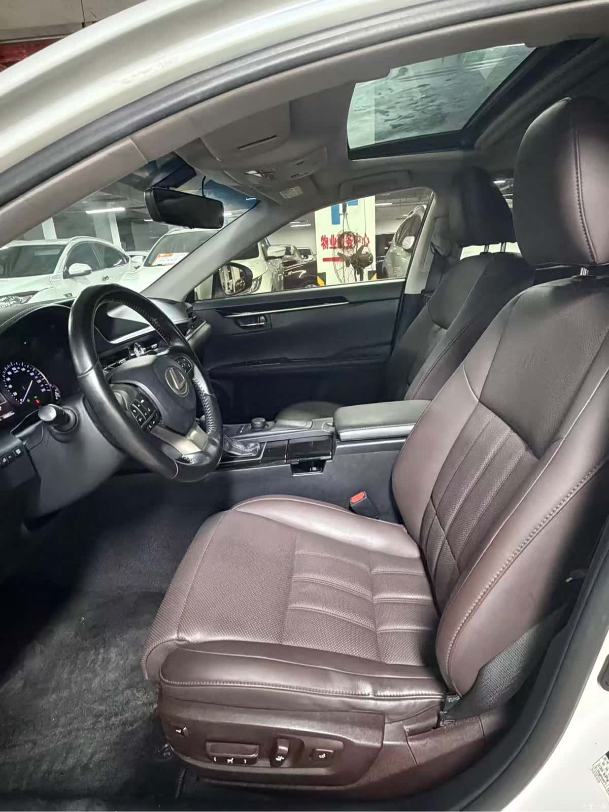 Lexus ES, 2017 6