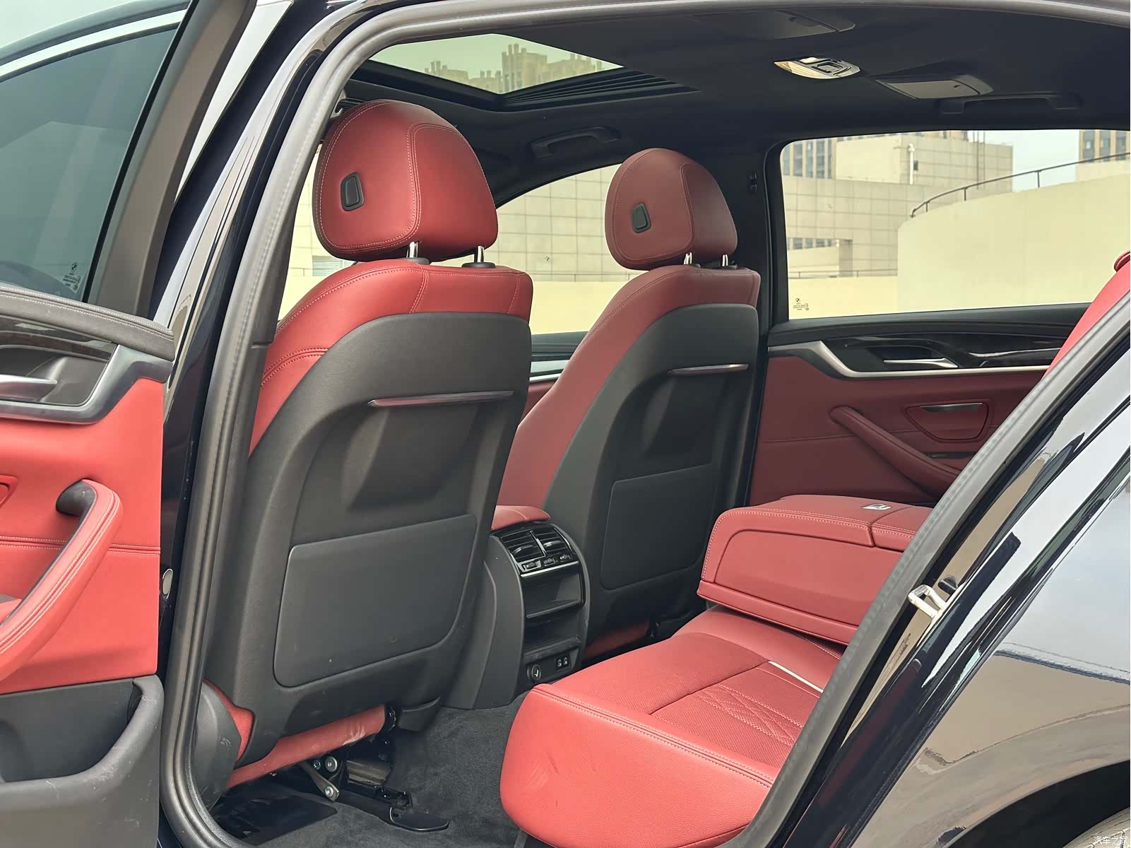 BMW 5 Series, 2022 все фото