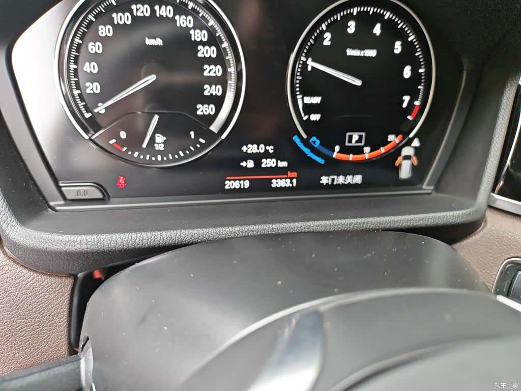BMW X1, 2022 все фото