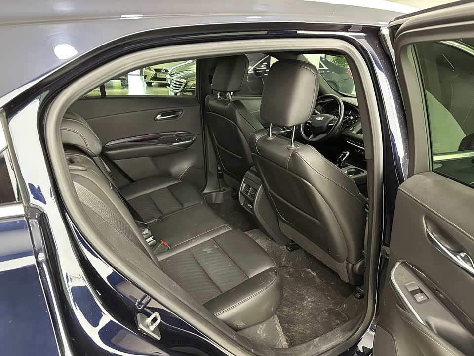 Cadillac XT4