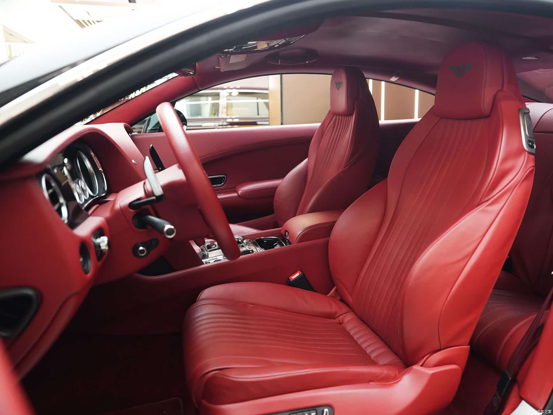 Bentley Continental GT, 2017 все фото