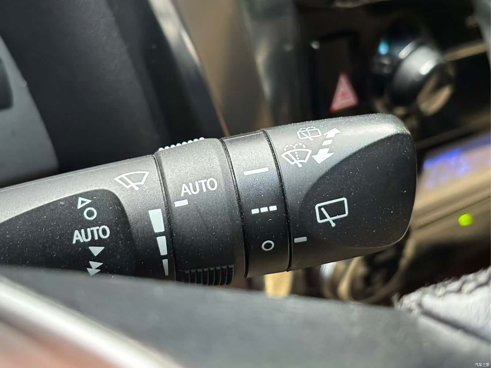 Toyota Alphard, 2015 12