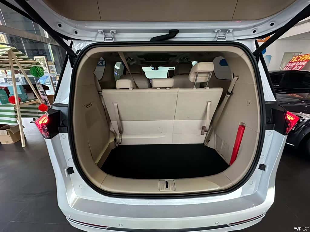Buick GL8, 2025 7
