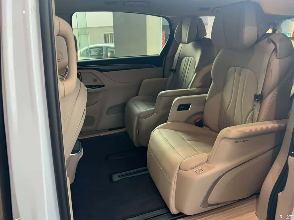 Buick GL8, 2025 10