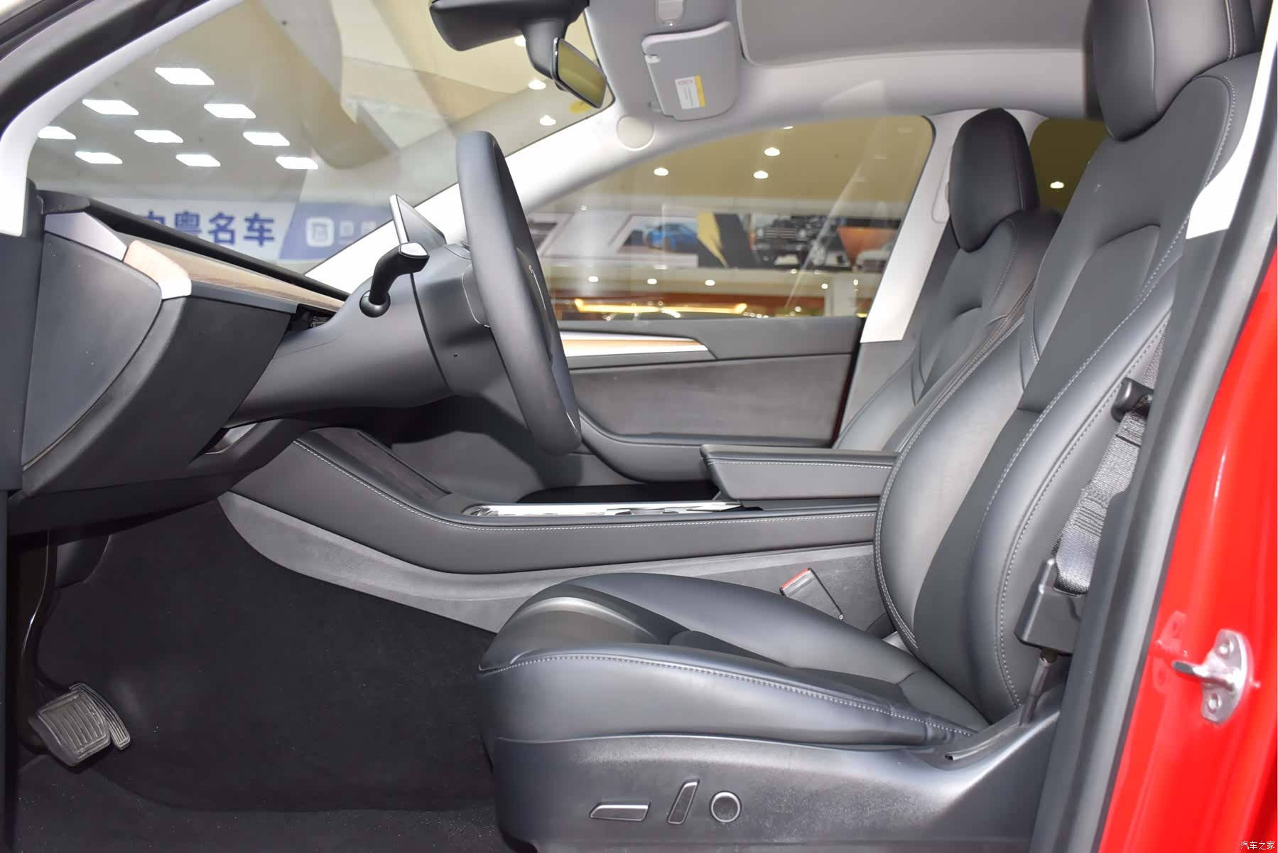 Tesla Model Y, 2021 все фото