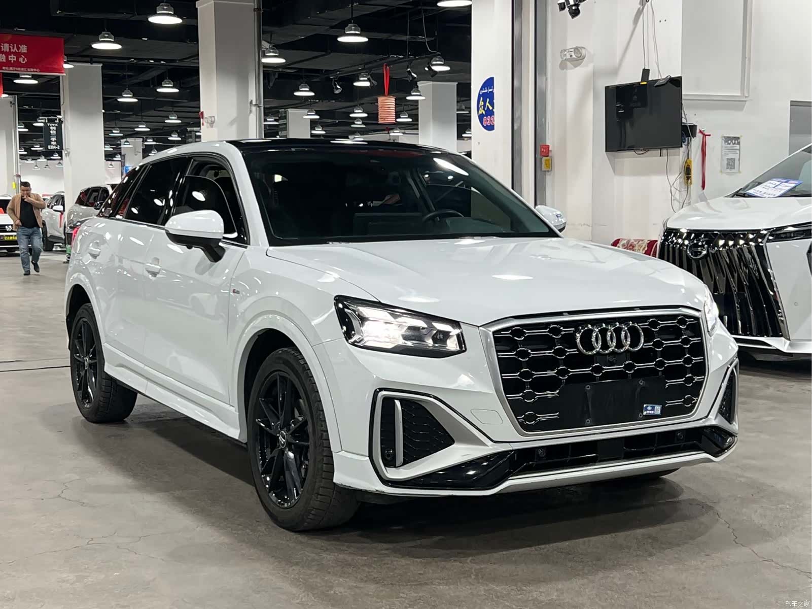 Audi Q2L, 2022 3