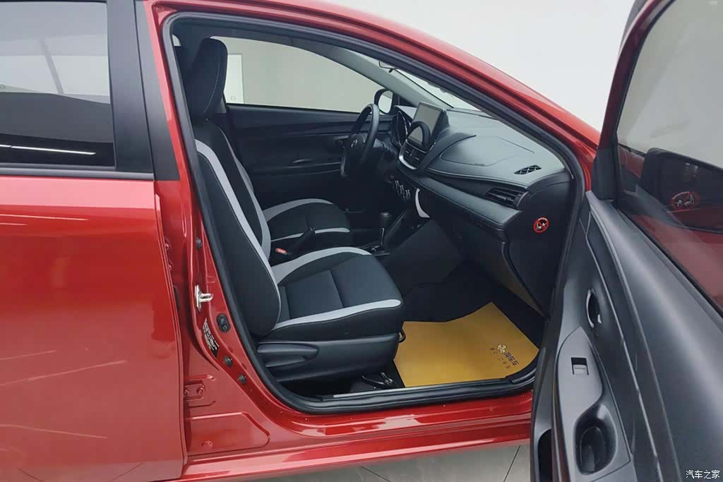 Toyota YARiS L, 2020 8