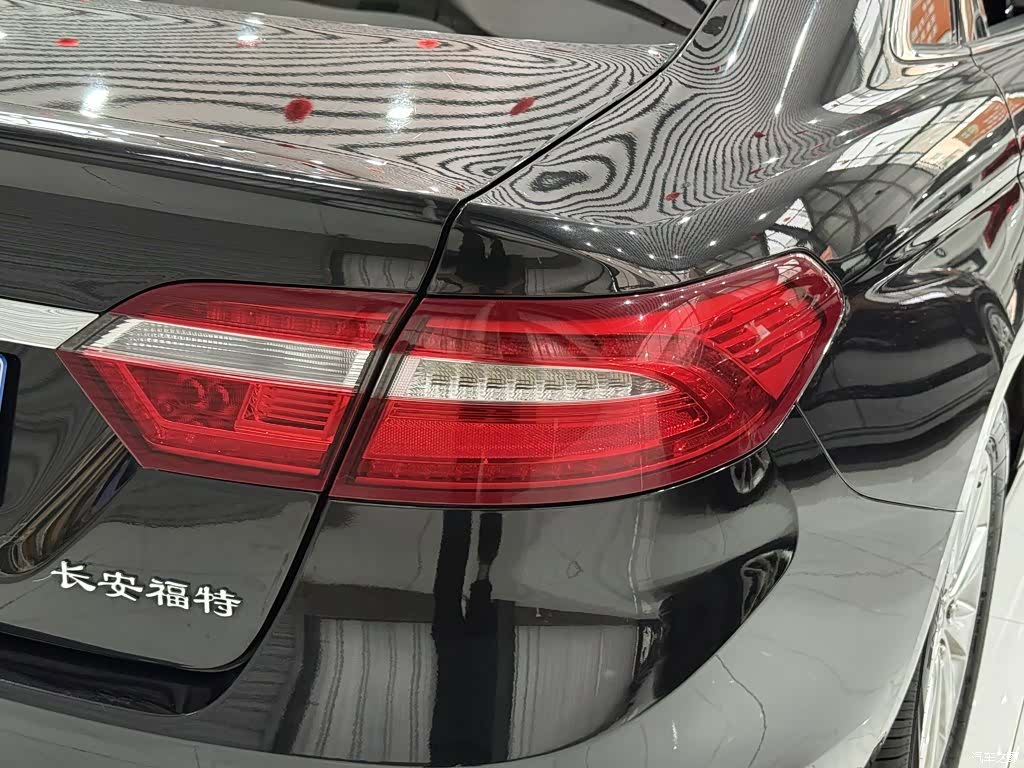 Ford Taurus, 2016 все фото
