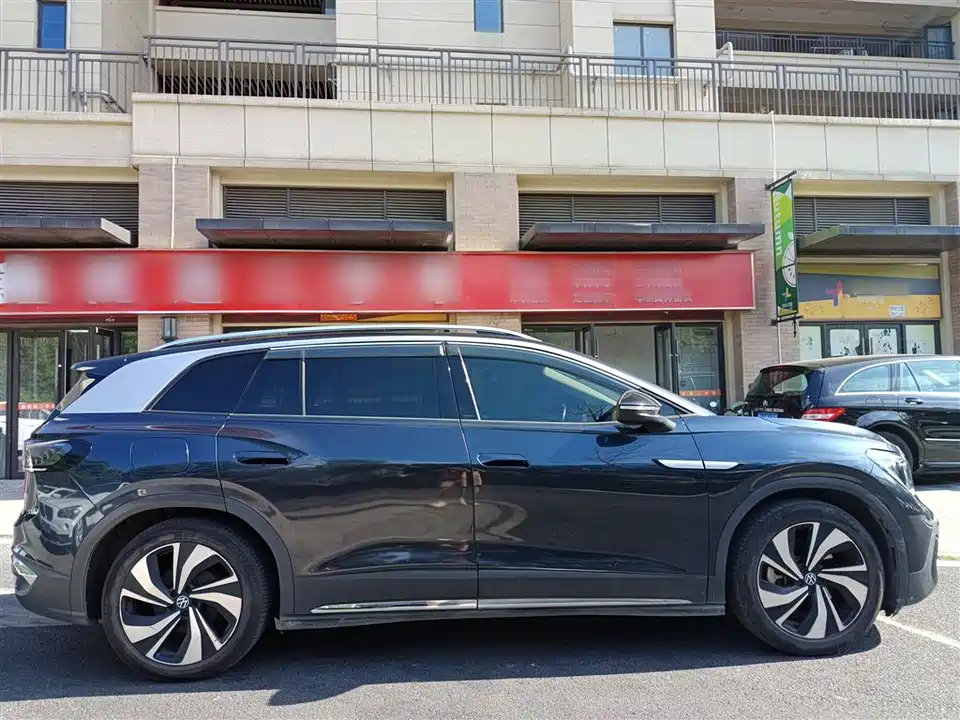 Volkswagen ID.6 CROZZ