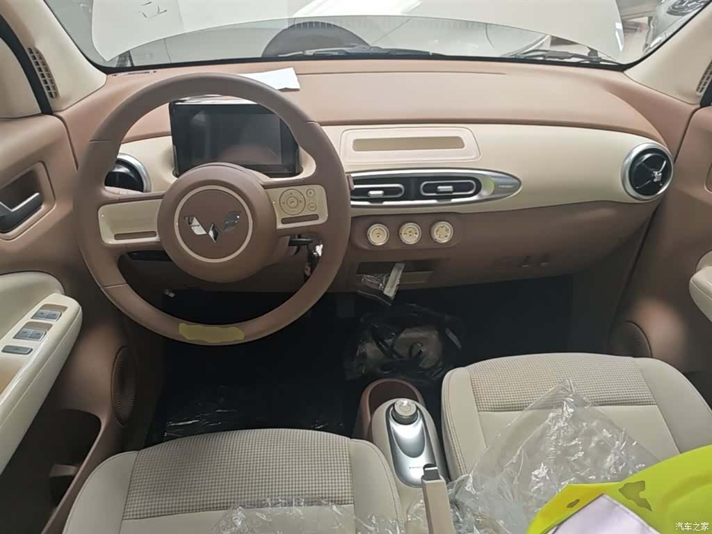 Wuling MINIEV, 2026 10